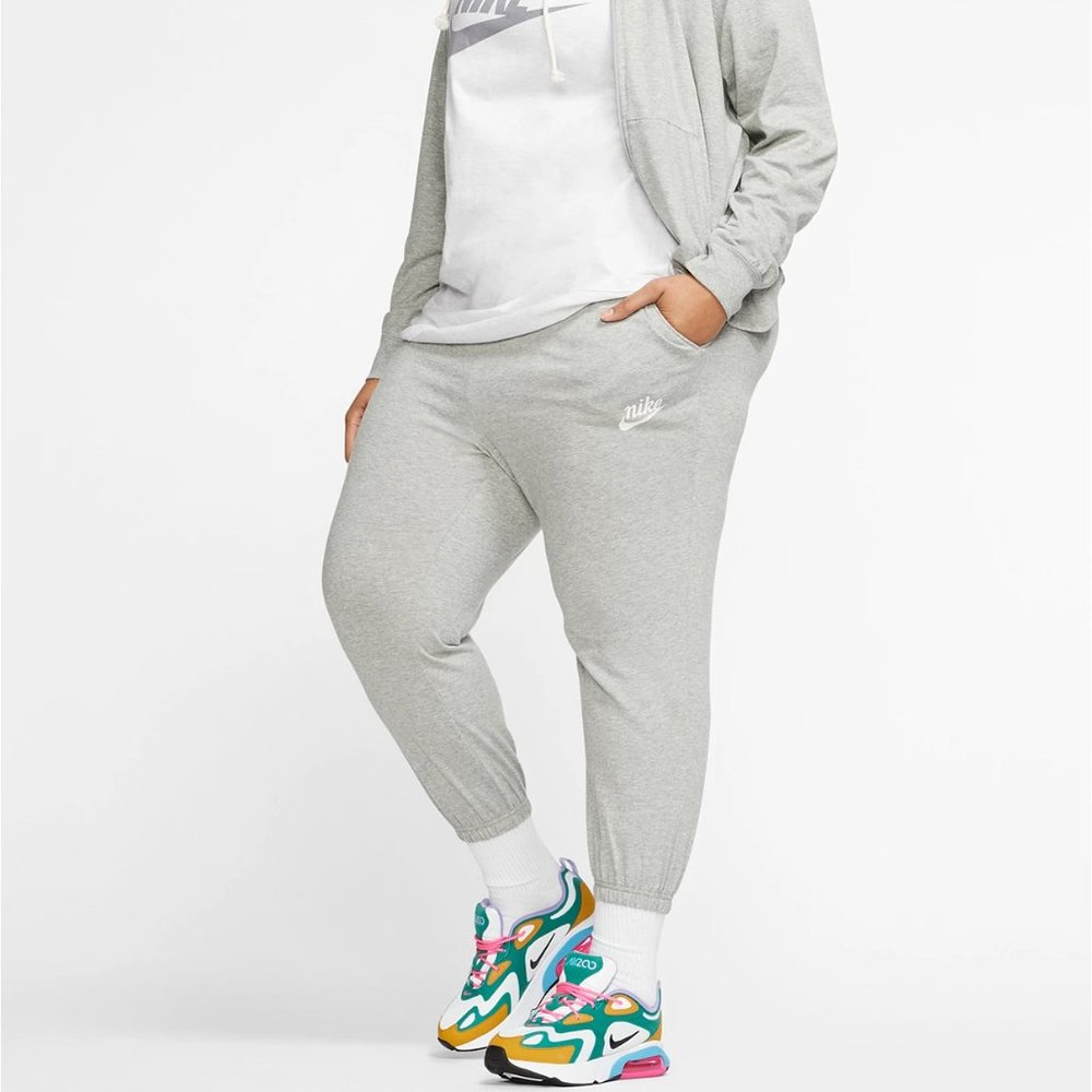 Nike gym vintage capris